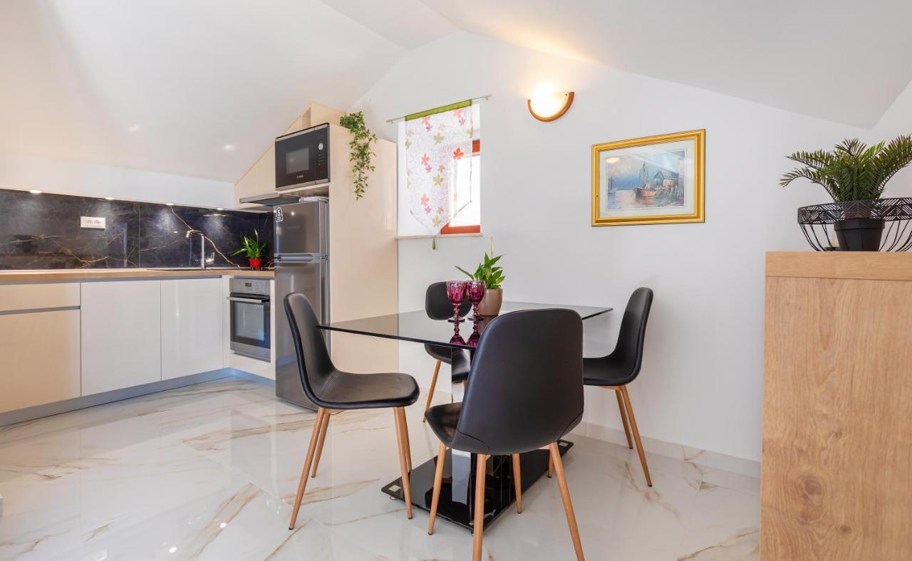 Villa Ana Apartments Млини Екстер'єр фото